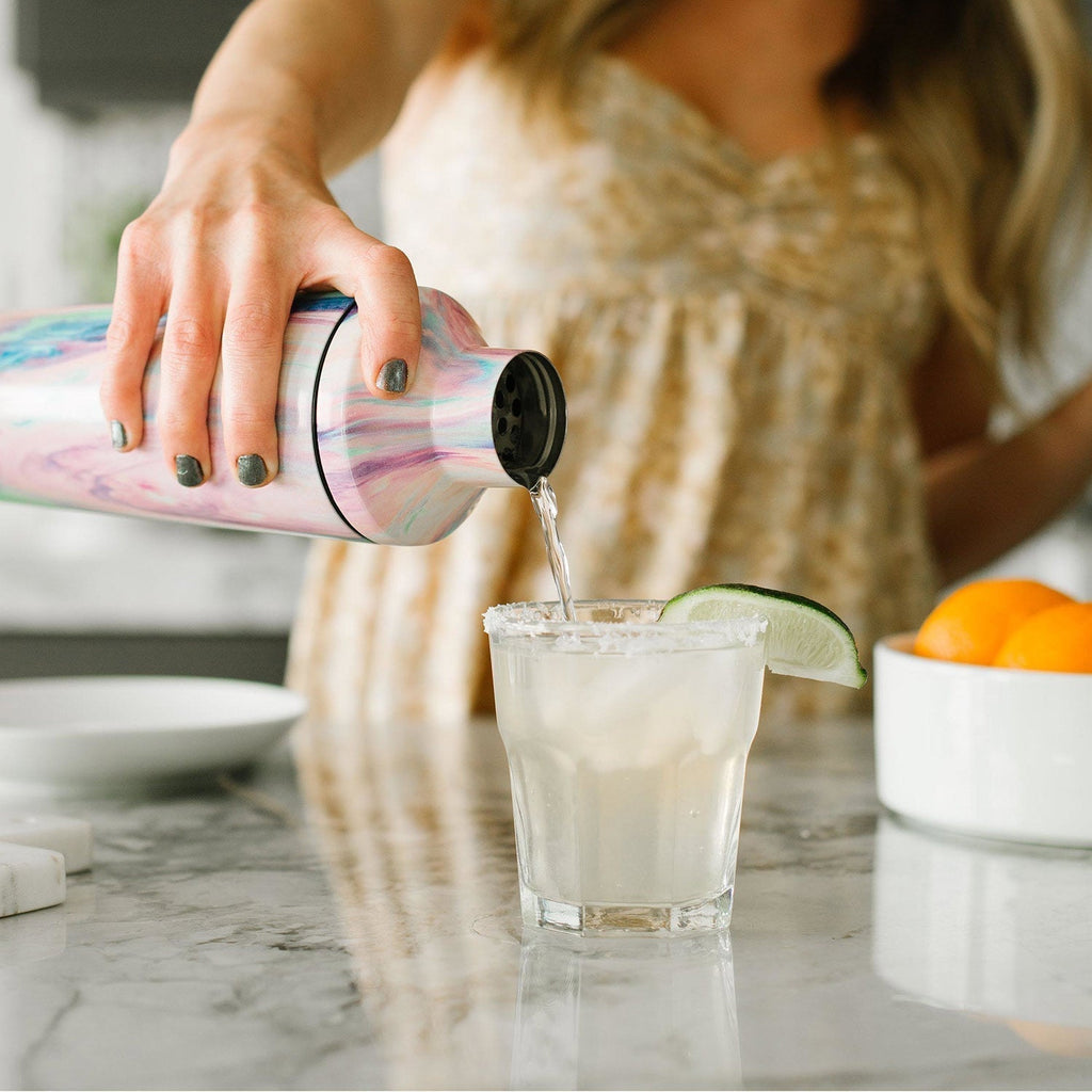 Classic Cocktail Shaker with Jigger Lid A7 tR